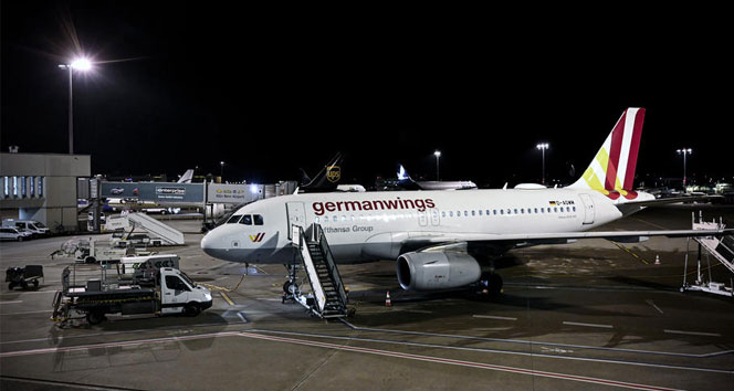 Almanya hava yolu şirketlerinden grev kararı! 180 uçuş iptal edildi