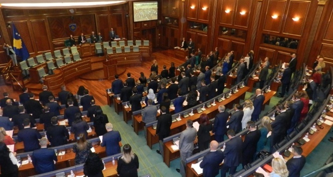 Kosova Meclisinde milletvekilleri yemin etti