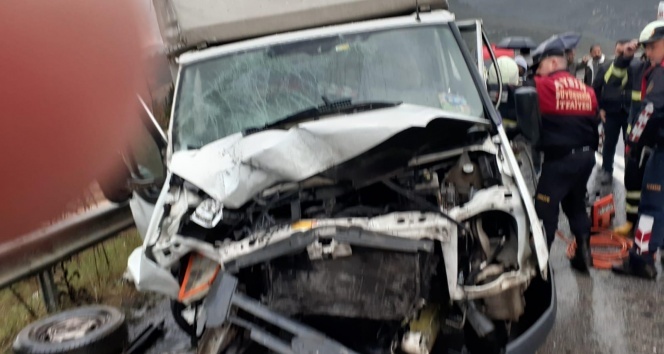 Aydın-İzmir karayolunda trafik kazası! Ortalık savaş alanına döndü: 7 yaralı