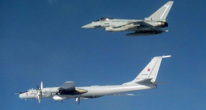 İngiliz – Rus uçakları arasında gerilim