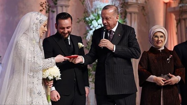 Cumhurbaşkanı Erdoğan yeğeninin nikah şahitliğini yaptı