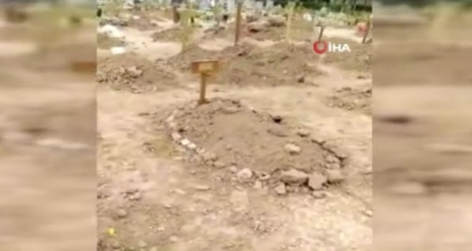 Fransa’da mezarlıklar dolmaya başladı