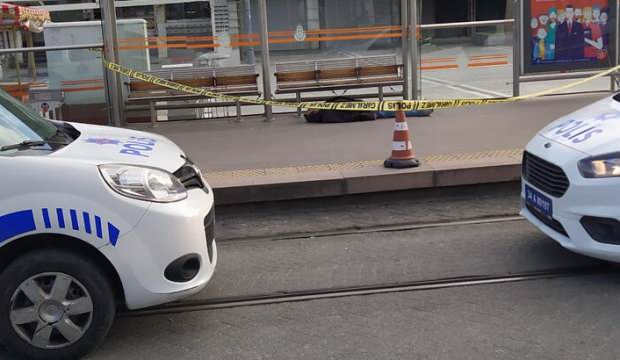 İstanbul’da tramvay durağında erkek cesedi bulundu