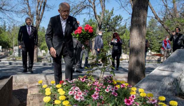 Kılıçdaroğlu, Deniz Gezmiş’in mezarını ziyaret etti