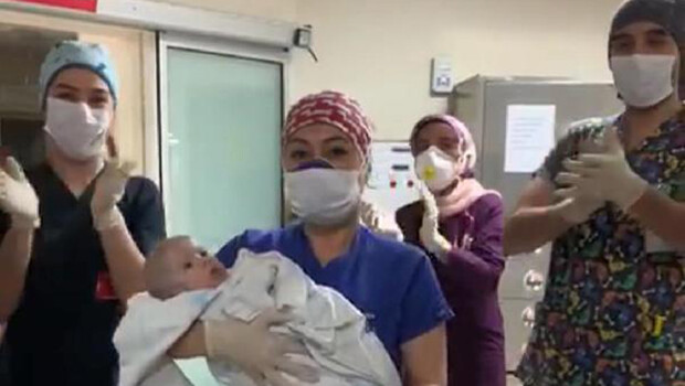 Kütahya’da 4 aylık bebek, koronavirüsü yendi