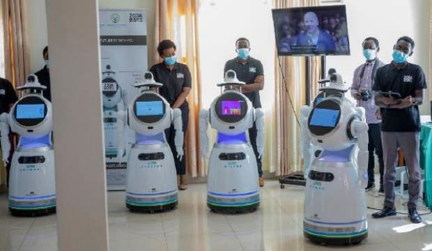 Ruanda’da koronavirüse karşı robotlar devrede