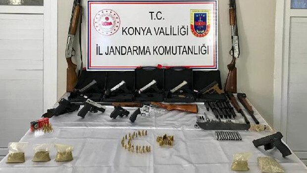 20 tabancayla yakalandılar, silah kaçakçılığından tutuklandılar