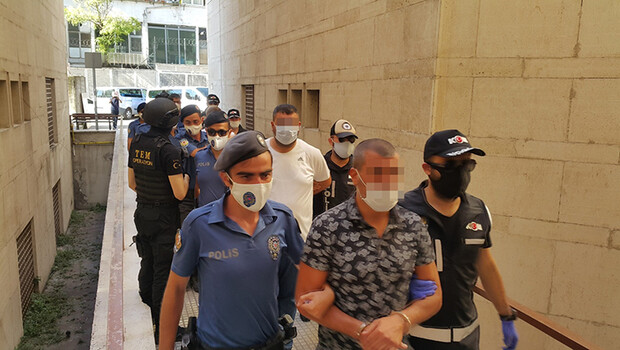 Bursa’da silahlı suç örgütüne operasyon: 13 gözaltı