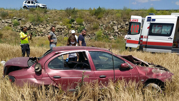 Kayseri’de otomobil şarampole devrildi: 5 yaralı
