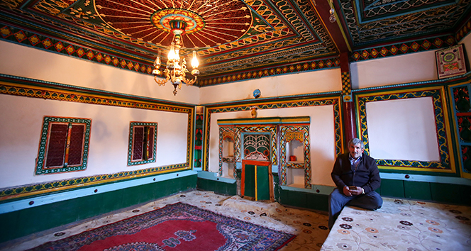 Sanat kokan 150 yıllık köy odaları
