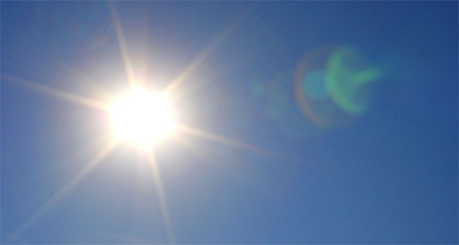 Yaz ile gelen tehlike: Çocuklarda güneş  çarpması