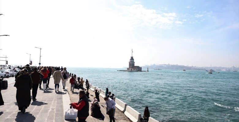 İstanbul’un kısıtlamasız cumartesi gününde yoğunluk yaşandı