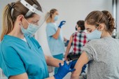 Kanada’dan 12-15 yaş arası çocuklarda koronavirüs aşısına onay